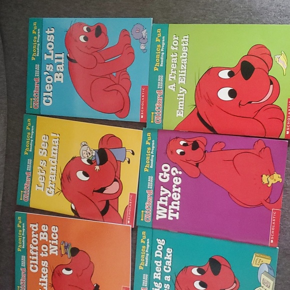 CLIFFORD THE BIG RED DOG! - Picture 2 of 4